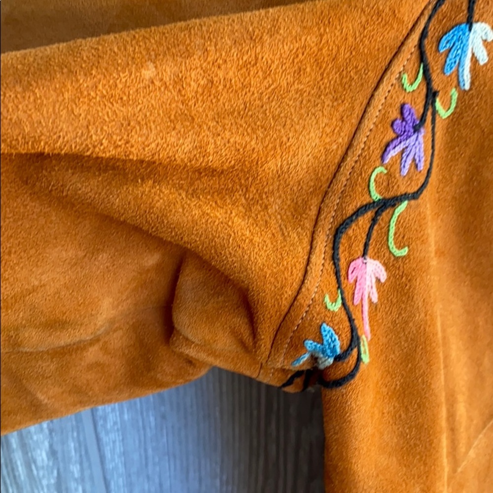 SOLD Vintage 70’s Suede Boho Floral Embroidered - Picture 14 of 16